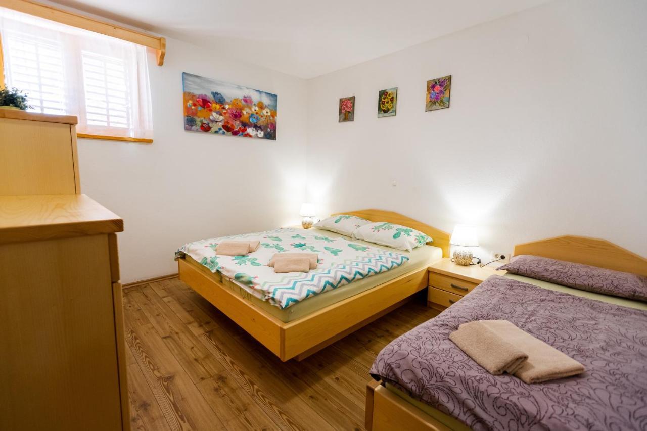 Lahinja & Kolpa River Apartments Metlika Esterno foto