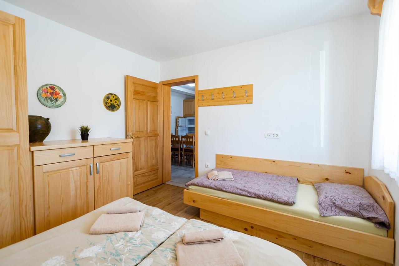 Lahinja & Kolpa River Apartments Metlika Esterno foto