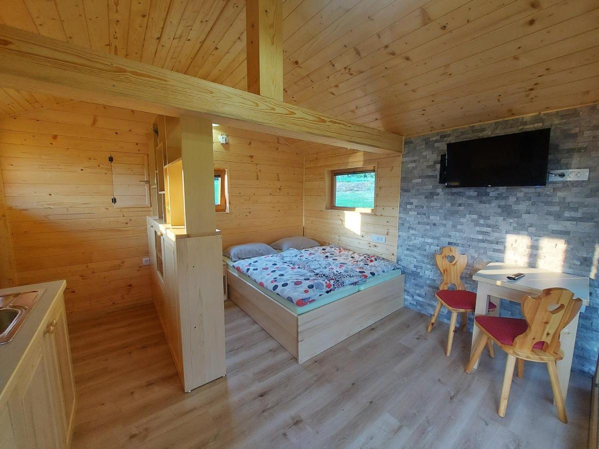 Lahinja & Kolpa River Apartments Metlika Esterno foto