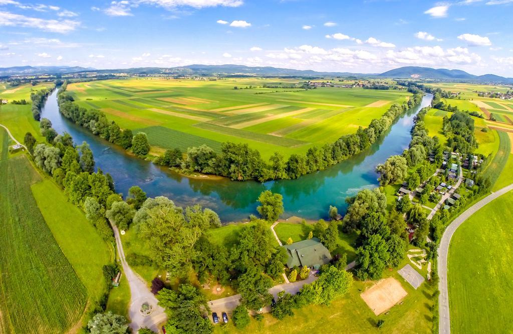 Lahinja & Kolpa River Apartments Metlika Esterno foto